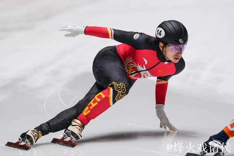 中国队闯入短道速滑世巡赛男子5000米接力半决赛 中国队闯入短道速滑世巡赛男子5000米接力半决赛