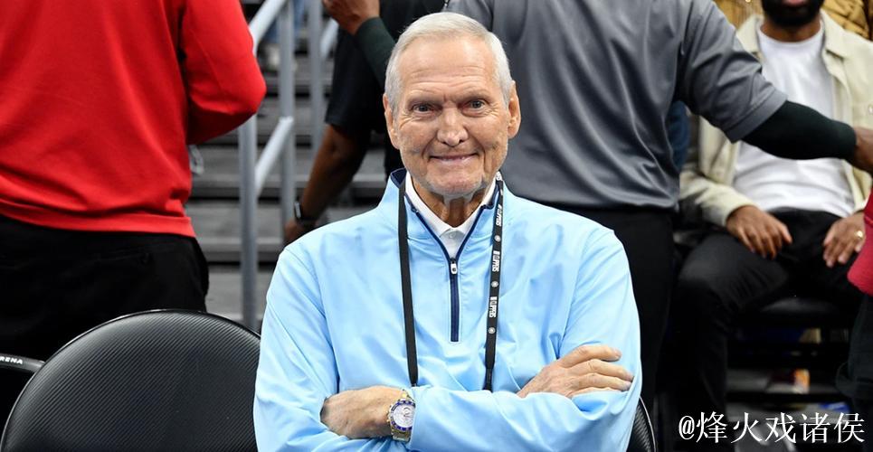 卡特比卢普斯入选名人堂 韦斯特第三次获此殊荣 卡特比卢普斯入选名人堂 韦斯特第三次获此殊荣